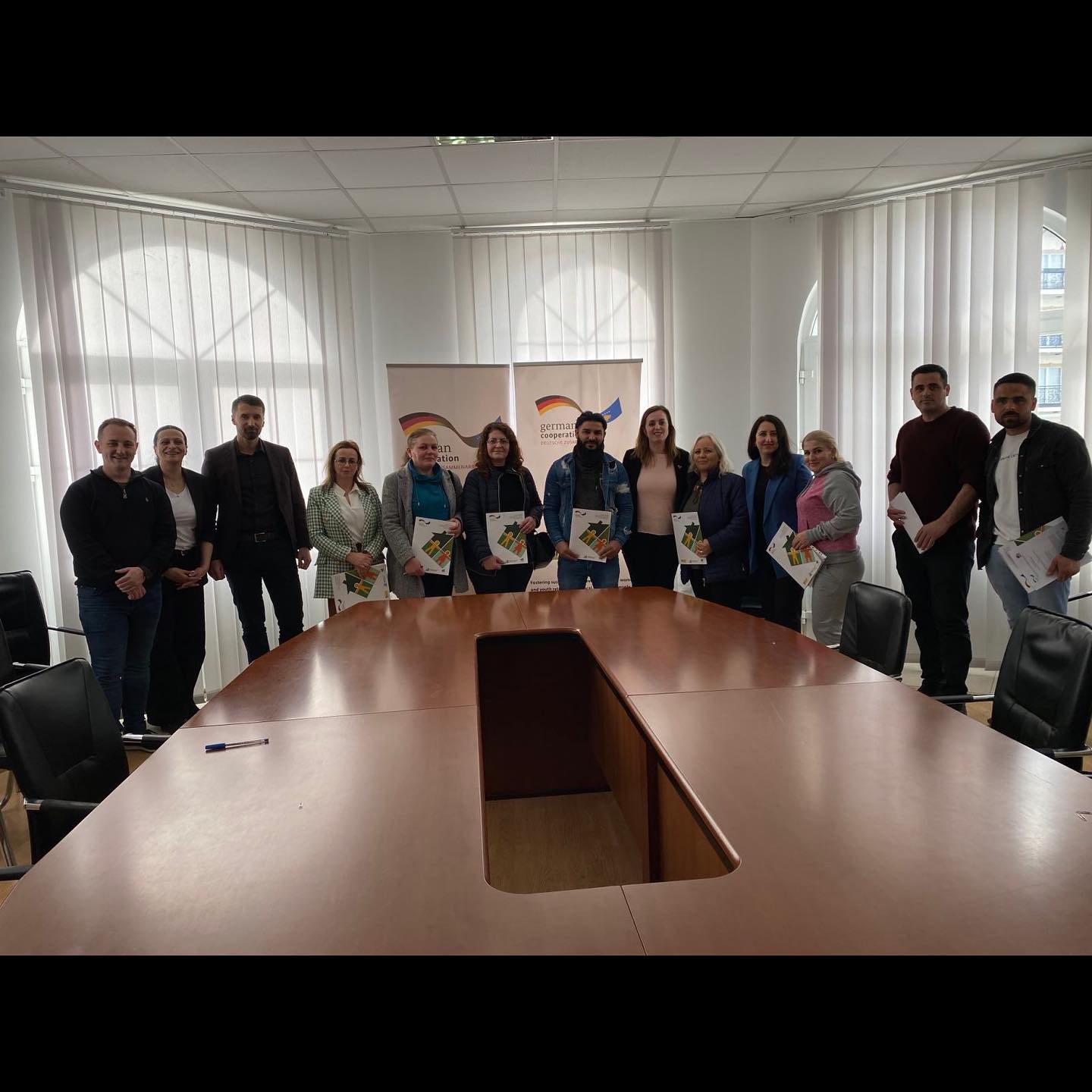 Signing contracts with Start-up entrepreneurs in Klina Municipality