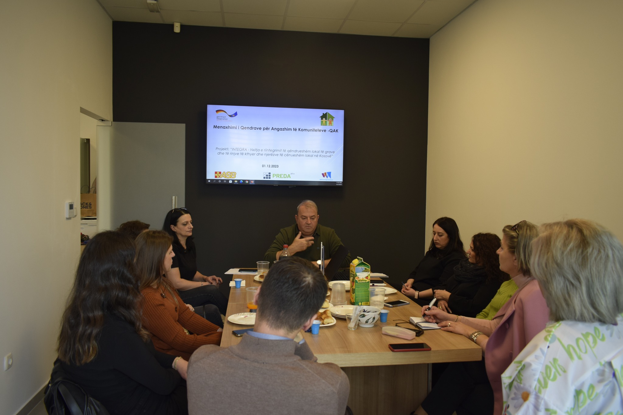 Meeting with coordinators of the Community Engagement Centers (CEC), Municipal Officials and representatives of the Integra Project regarding the CEC management